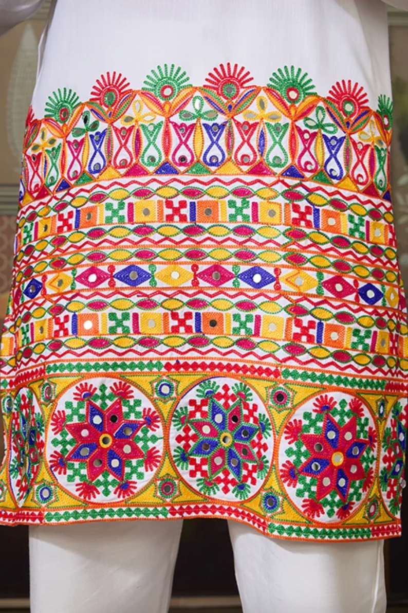 Matrut | Raas White Kurta Set