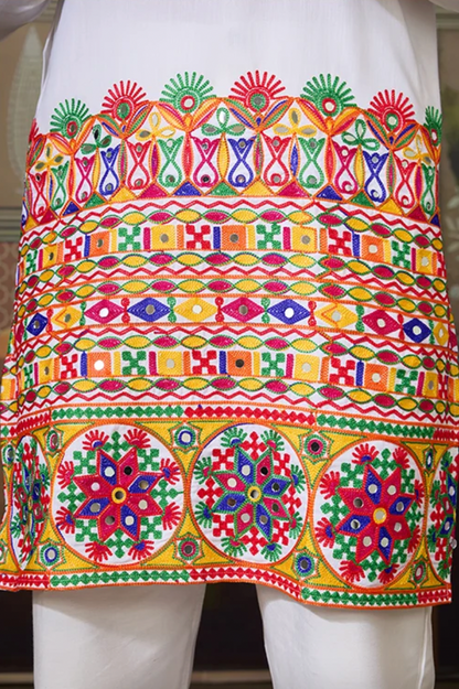 Matrut | Raas White Kurta Set