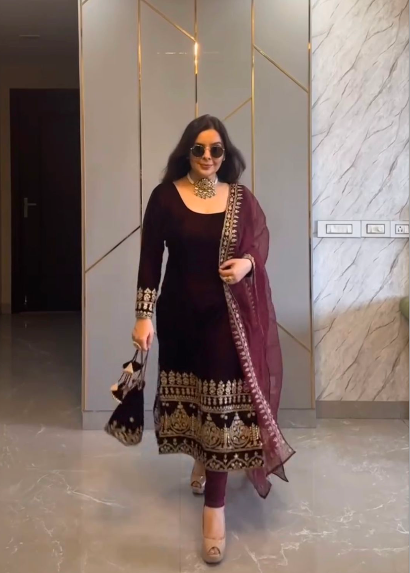 Matrut  | Sakhi Burgundy Straight Suit