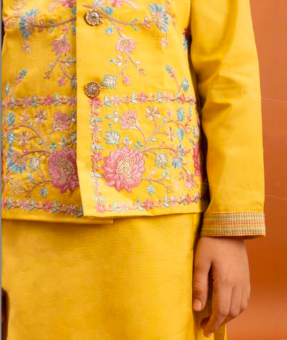 Matrut | Clleora Yellow Boy Kurta Set