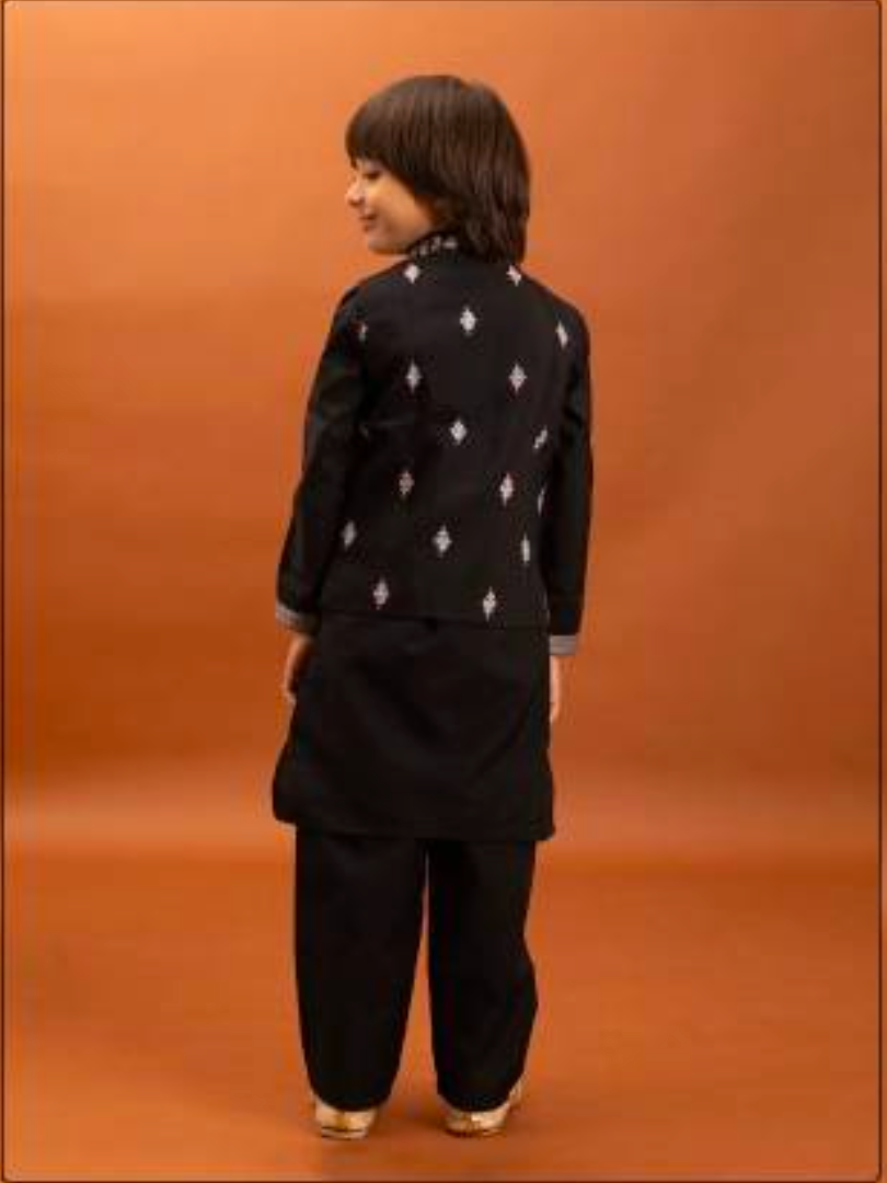 Matrut | Clleora Black Boy Kurta Set
