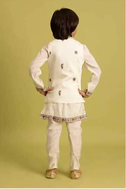Matrut | Junior Jashn White Boy Kurta Set