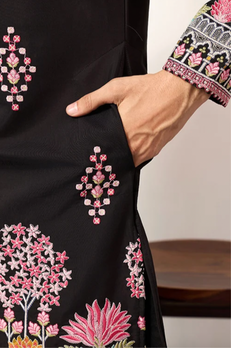 Muhrat Black Kurta Set
