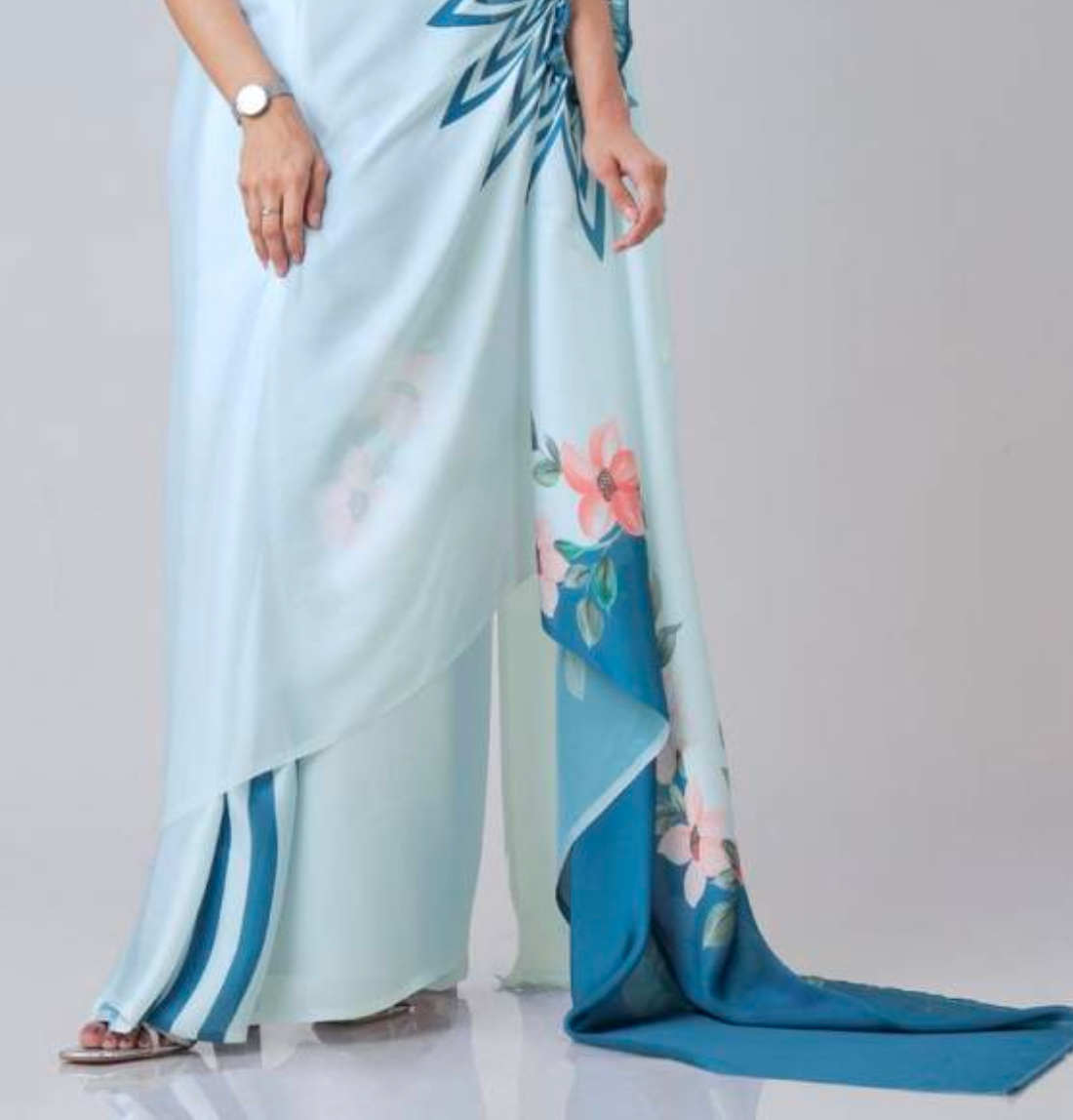 Matrut  |  Bubbly Blue Freehand Saree