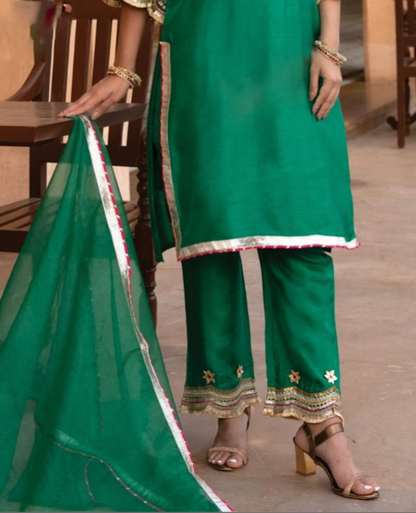 Matrut  | Mamacita Green Straight Suit