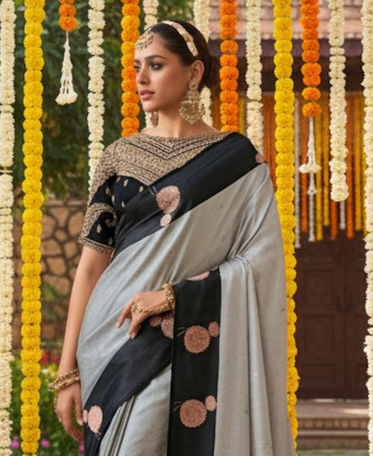 Matrut | Kalki Grey-Black Saree