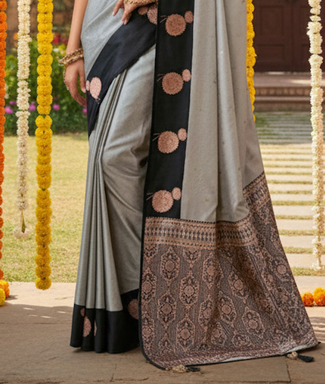 Matrut | Kalki Grey-Black Saree